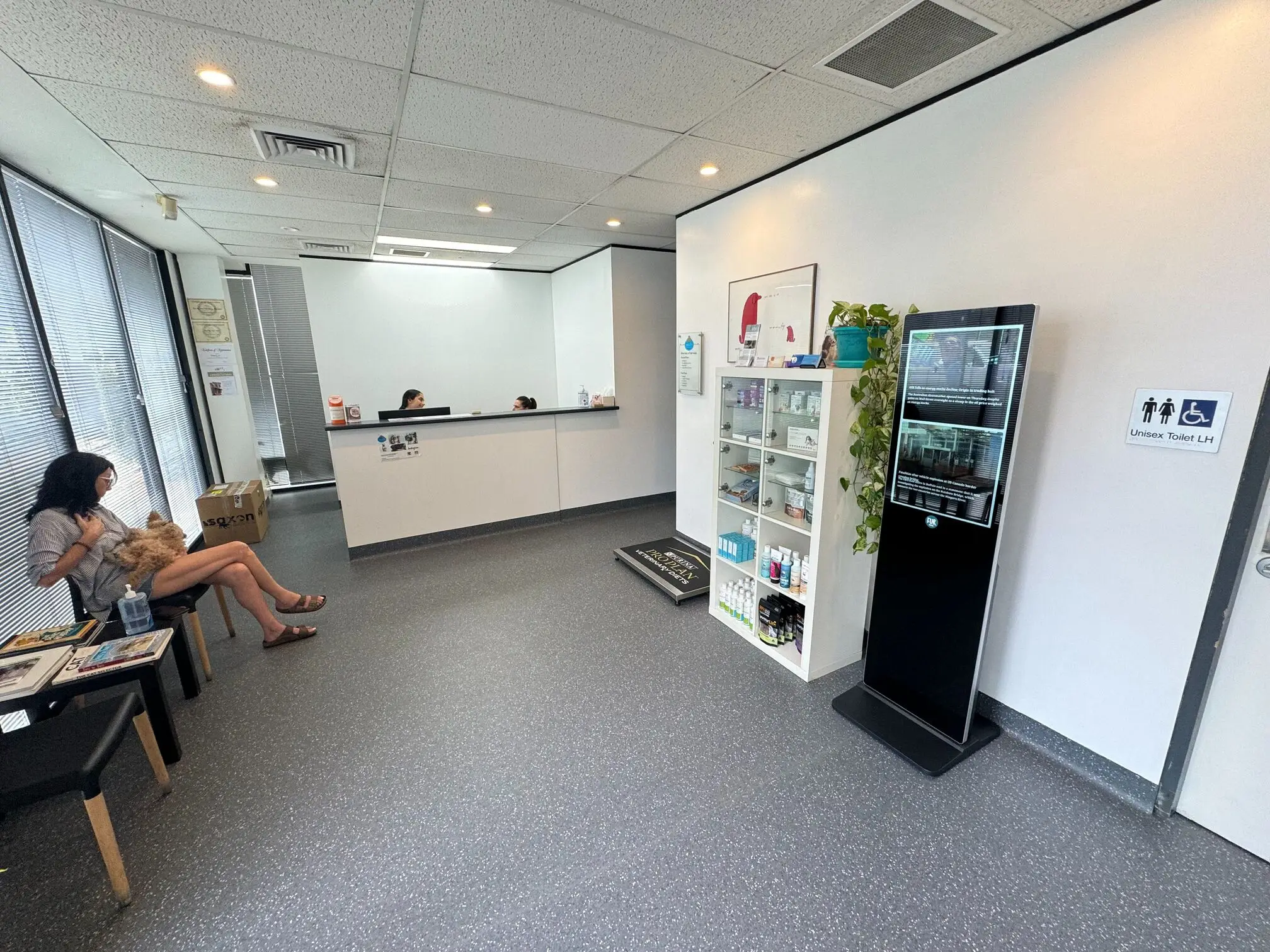 Custom Media Kiosks: Enhancing Communication in Vet Clinics - Furmedia